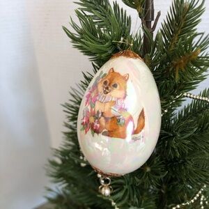 Vtg Squirrel Design Egg Shaped Ornament